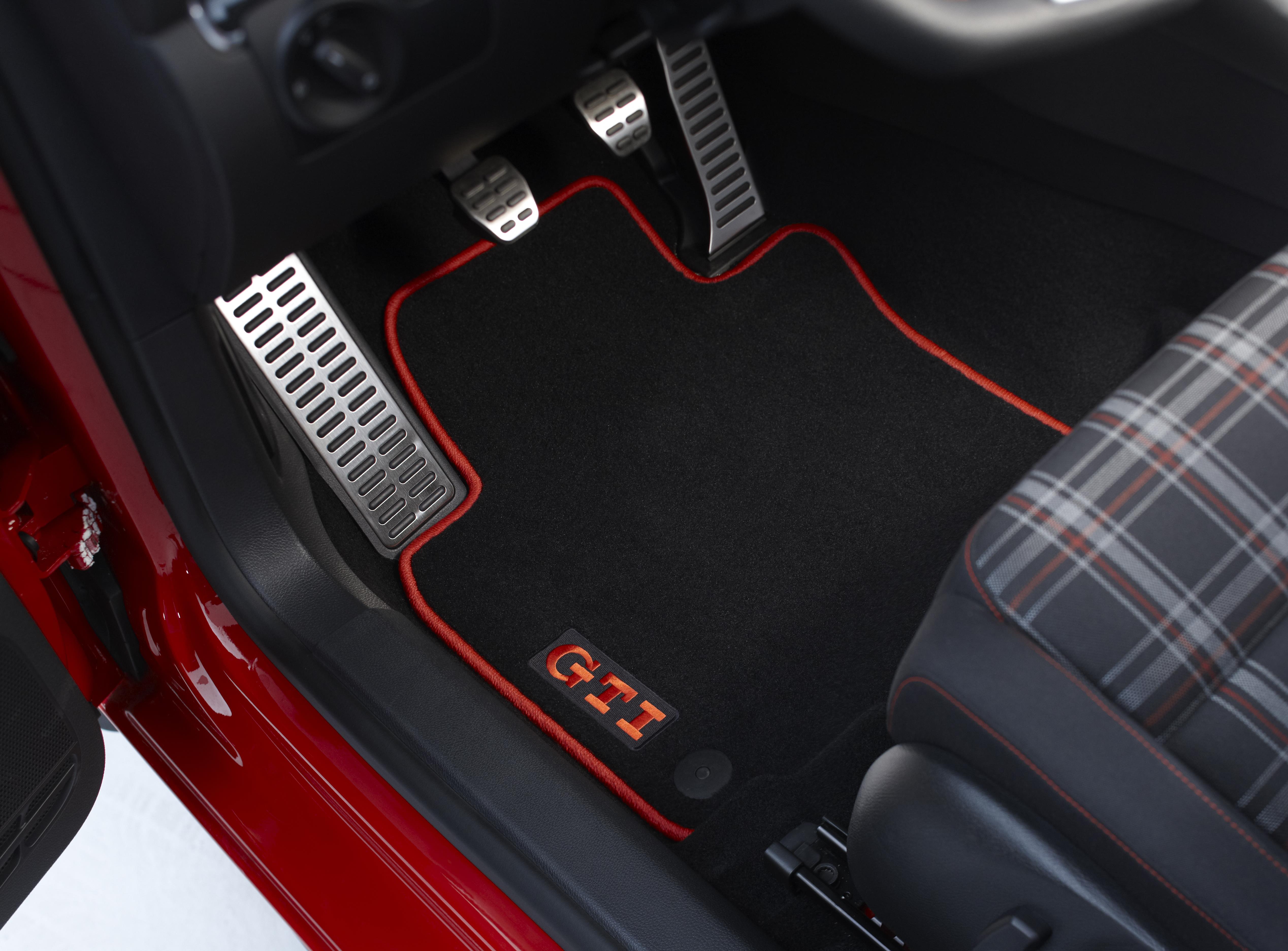 2008 Volkswagen GTI MojoMats® Carpeted Mats - Anthracite with Red ...